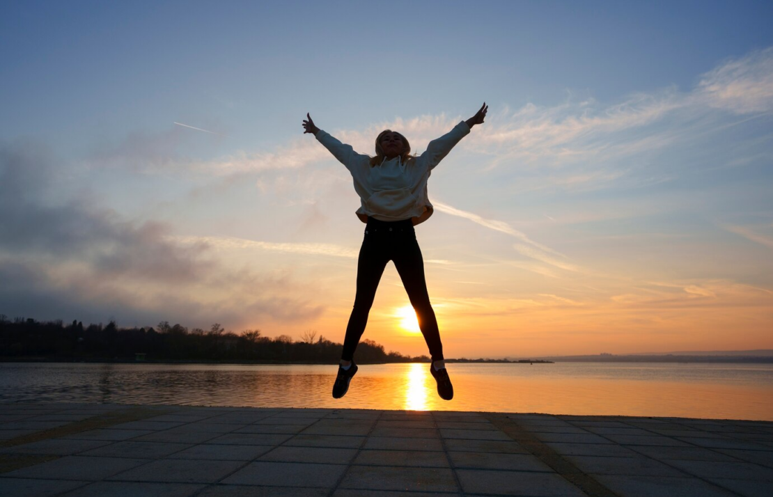 a life coach enjoying transformed life after opting for online life coaching